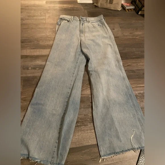 AMO super light wash high-rise wide-leg jeans - Picture 3 of 7